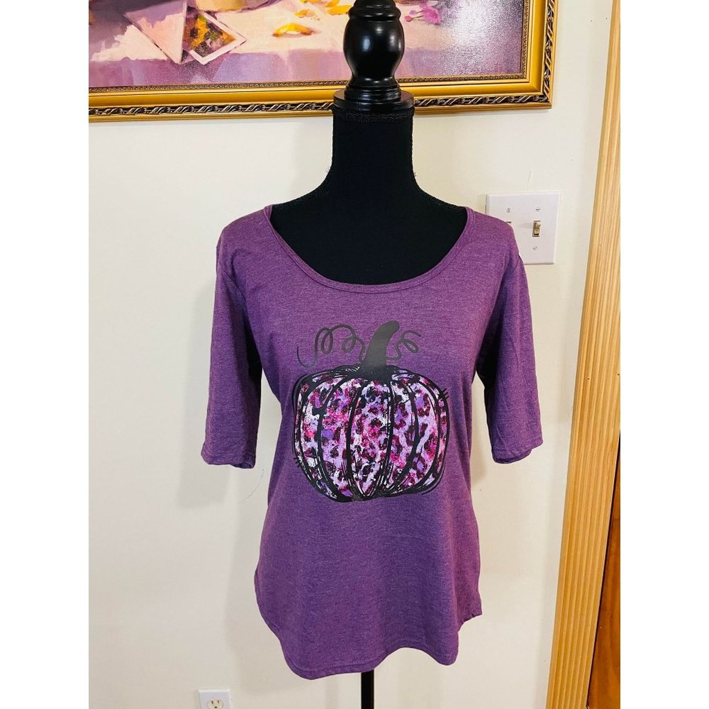 Anvil NWT Purple Cheetah Print Pumpkin Custom Graphic Short Sleeve Size Medium